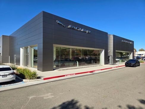 Used 2023 Land Rover Range Rover Sport SE image 28