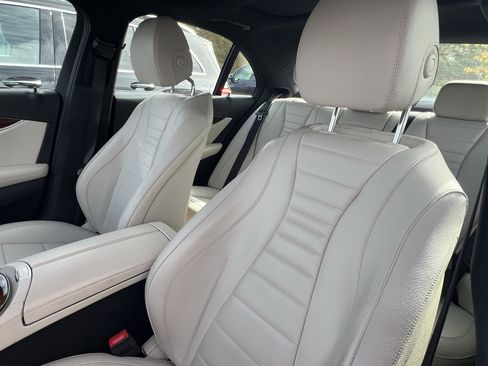 Certified 2019 Mercedes-Benz E 300 4MATIC image 16