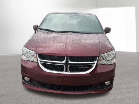 Used 2019 Dodge Grand Caravan SXT FWD image 2