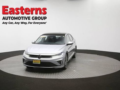Used 2025 Volkswagen Jetta SE FWD image 52