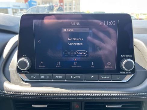 Used 2024 Nissan Rogue SV FWD image 26