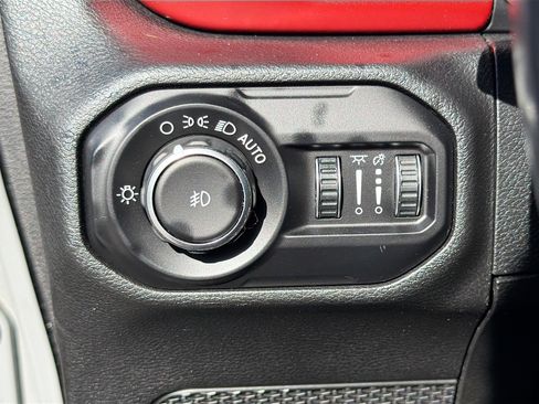 Used 2021 Jeep Wrangler Unlimited Rubicon AWD/4WD image 34