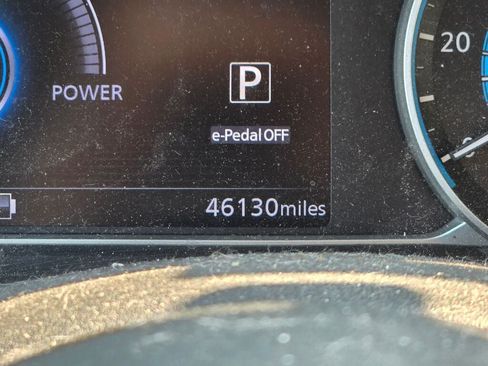 Used 2018 Nissan Leaf SV w/ Protection Package FWD image 14