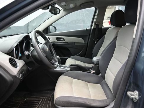 Used 2012 Chevrolet Cruze LS FWD image 11