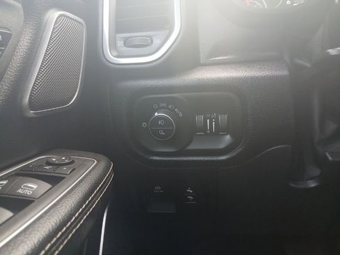 Used 2022 RAM 1500 Laramie AWD/4WD image 15