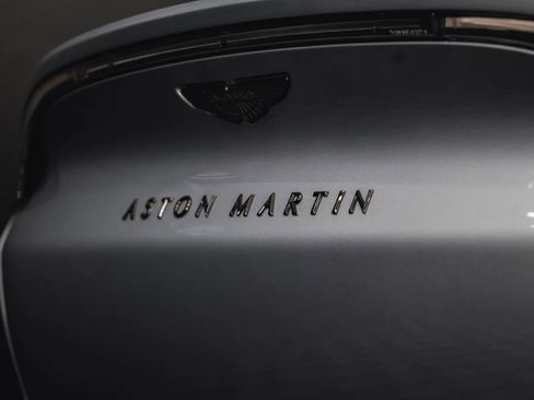 Used 2021 Aston Martin DBX AWD/4WD image 26