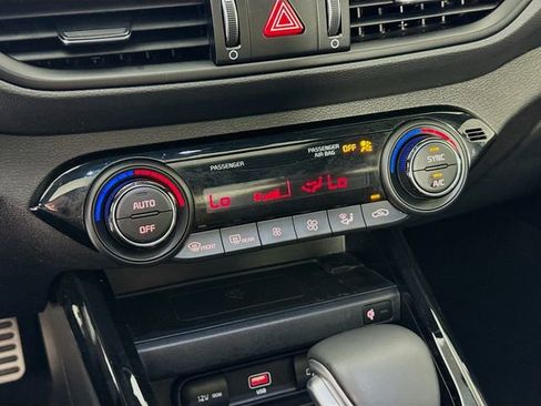 Used 2022 Kia Forte GT-Line w/ GT-Line Premium Package image 18