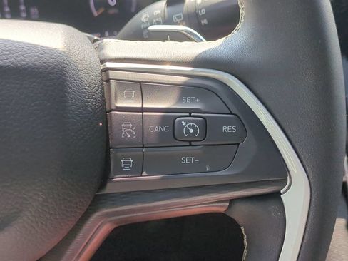 Used 2023 Jeep Grand Cherokee L Laredo RWD image 29