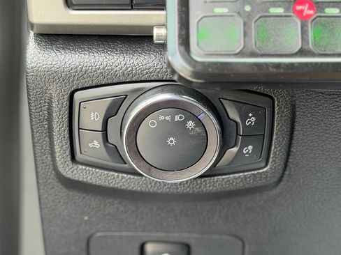 Used 2019 Ford F350 Lariat w/ Chrome Package AWD/4WD image 24