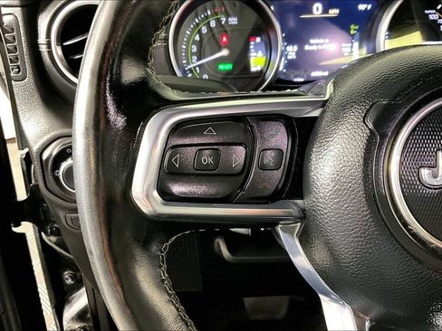 Used 2021 Jeep Wrangler Unlimited Sahara w/ Cold Weather Group AWD/4WD image 10
