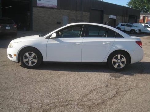 Used 2014 Chevrolet Cruze LT FWD image 8