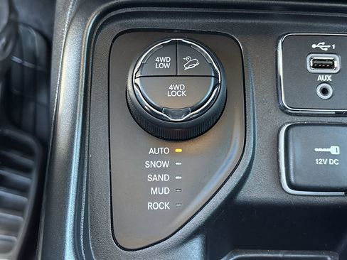 Used 2019 Jeep Compass Trailhawk w/ Cold Weather Group image 24