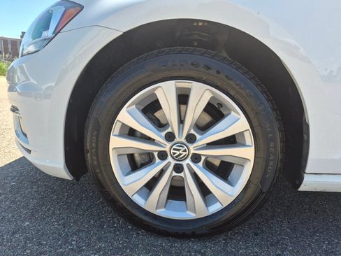 Used 2019 Volkswagen Golf SE FWD image 24