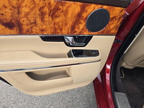 Used 2011 Jaguar XJ RWD image 20