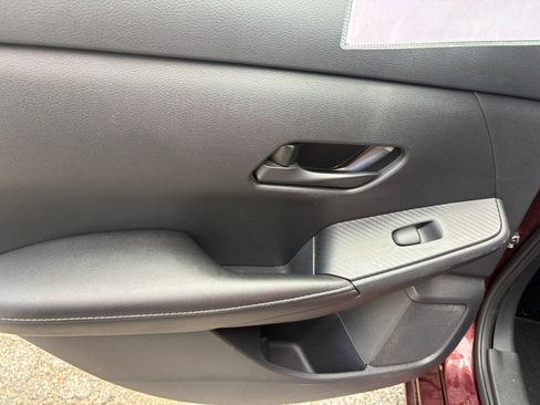 Used 2024 Nissan Sentra SV FWD image 19
