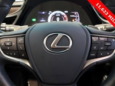 Used 2025 Lexus ES 300h w/ Premium Package image 13
