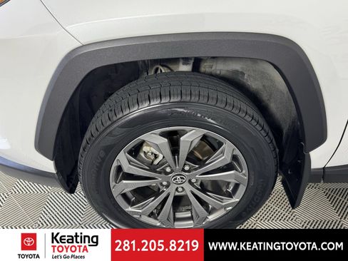 Certified 2024 Toyota RAV4 XLE Premium AWD/4WD image 33