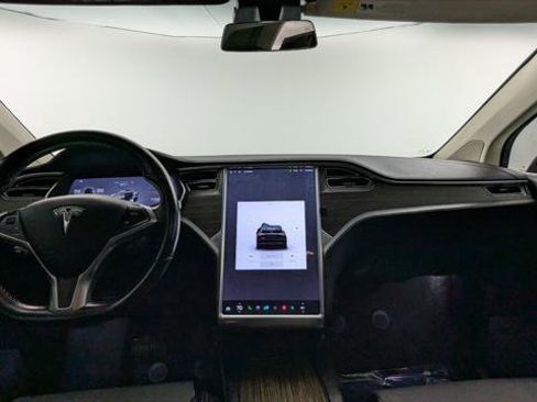 Used 2016 Tesla Model X 70D image 22