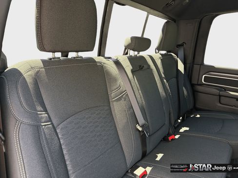 New 2026 RAM 2500 Big Horn AWD/4WD image 33