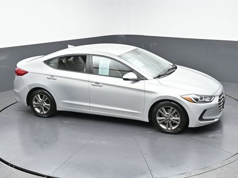 Used 2018 Hyundai Elantra SEL image 39
