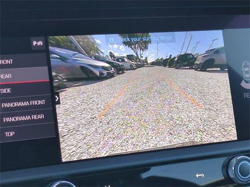 Used 2025 Porsche Macan image 25