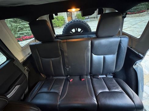 Used 2014 Jeep Wrangler Unlimited Sahara w/ Connectivity Group image 13