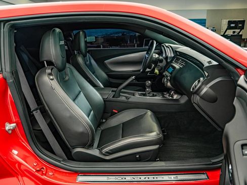 Used 2010 Chevrolet Camaro SS RWD image 36