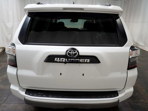 Certified 2024 Toyota 4Runner TRD Off-Road Premium w/ Off Road Premium Plus Package AWD/4WD image 6