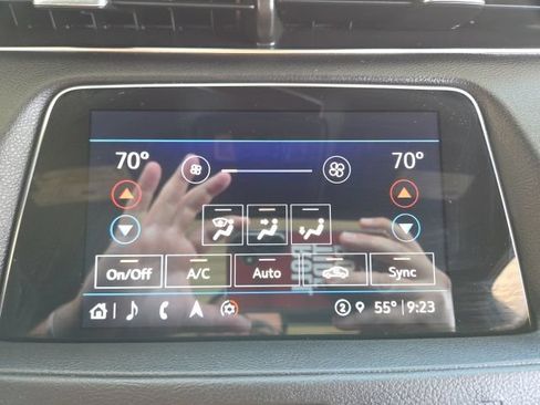 Used 2021 Cadillac XT4 Premium Luxury w/ Sun And Sound Package AWD/4WD image 60