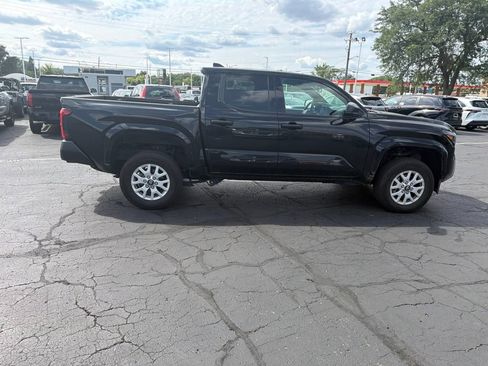 Certified 2025 Toyota Tacoma SR w/ SR Upgrade Package AWD/4WD image 5
