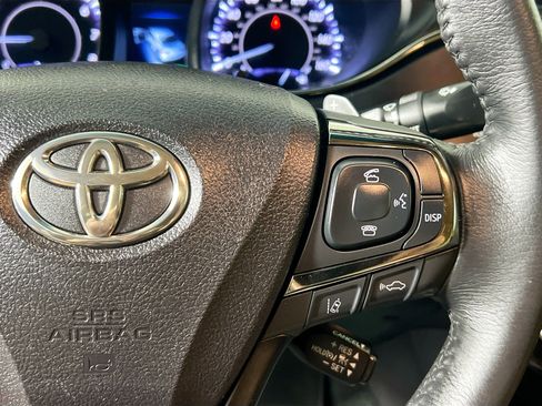 Used 2018 Toyota Avalon XLE Premium image 19