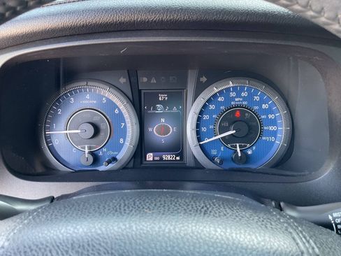 Used 2016 Toyota Sienna Limited w/ Protection Package FWD image 19