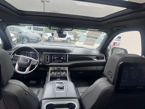 Used 2021 GMC Yukon Denali w/ Denali Premium Package AWD/4WD image 19