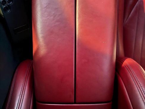 Used 2018 Maserati Levante image 40