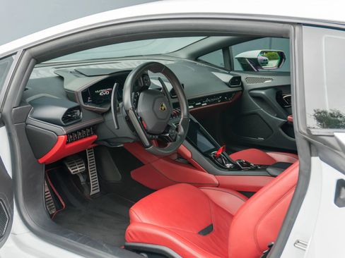 Used 2020 Lamborghini Huracan EVO image 58