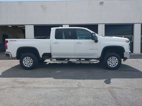 Used 2023 Chevrolet Silverado 2500 LT w/ All Star Edition AWD/4WD image 2