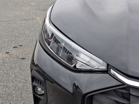 Used 2025 Ford Escape SE image 9