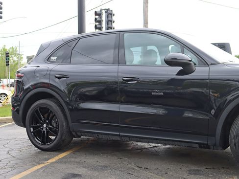 Used 2020 Porsche Cayenne AWD/4WD image 4