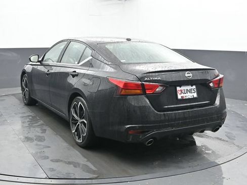 Used 2024 Nissan Altima 2.5 SR FWD image 9