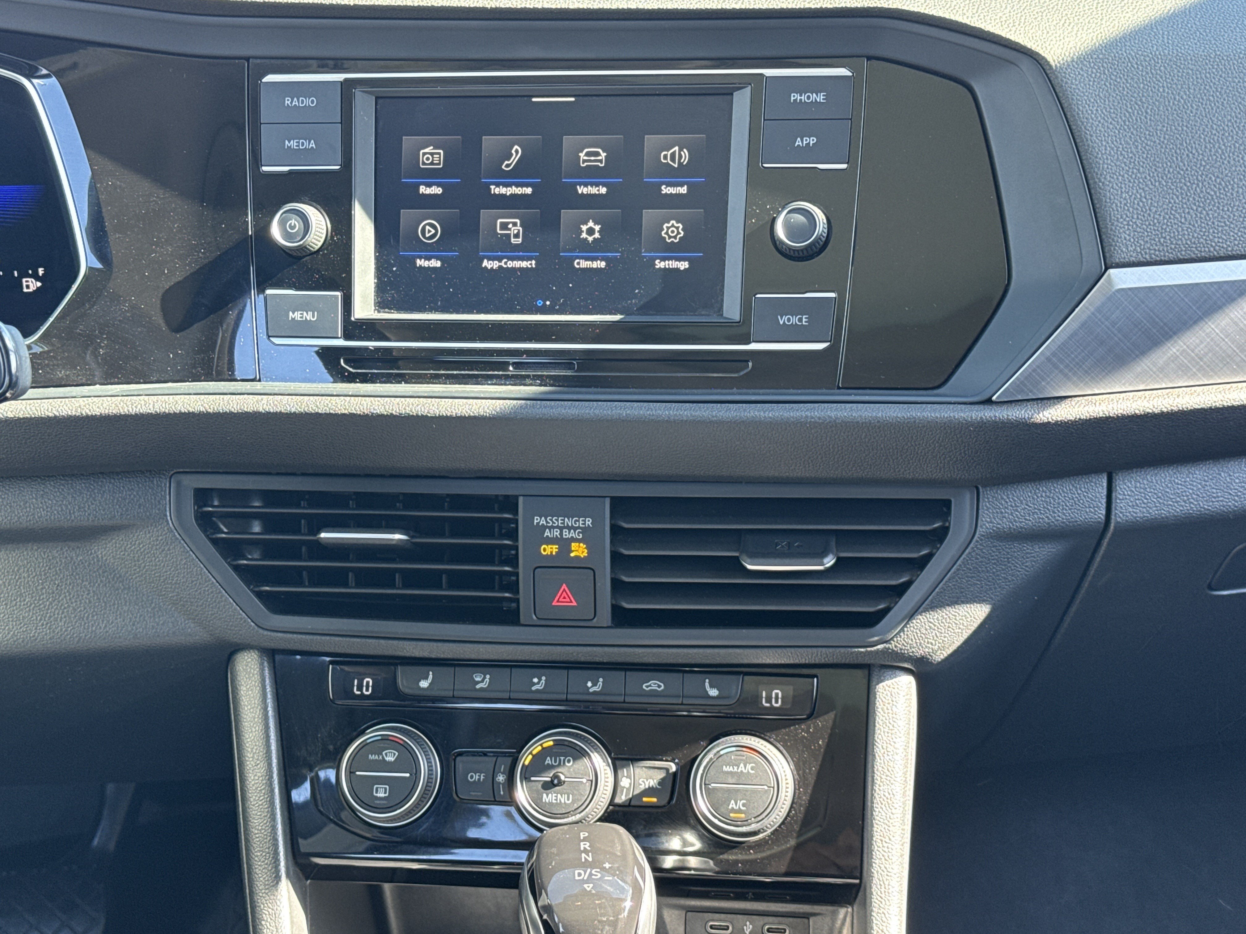 Used 2023 Volkswagen Jetta SE FWD image 18