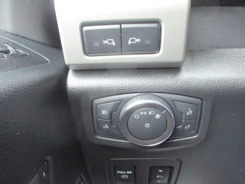 Used 2018 Ford F150 Lariat w/ Equipment Group 502A Luxury image 22