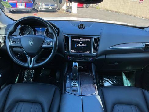 Used 2019 Maserati Levante image 16