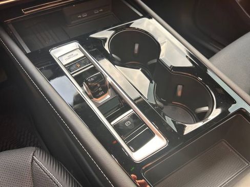 New 2026 Volkswagen Atlas Cross Sport SE image 18