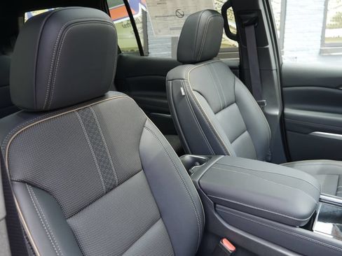 New 2026 Chevrolet Traverse High Country w/ LPO, Floor Liner Package AWD/4WD image 13