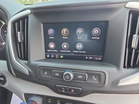 Used 2022 GMC Terrain SLE w/ Driver Convenience Package image 4