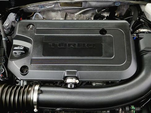 Used 2022 Buick Envision Essence w/ Technology Package I AWD/4WD image 40