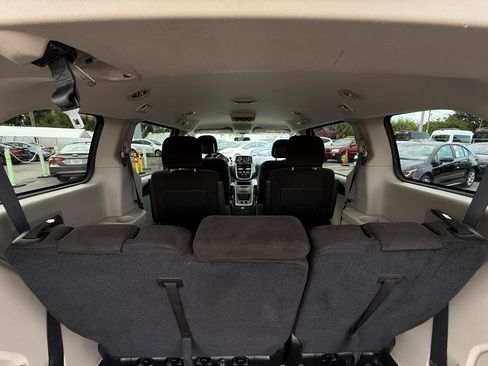 Used 2016 Dodge Grand Caravan SE w/ Quick Order Package 29E SE FWD image 20