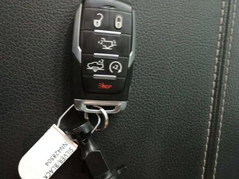 Used 2022 RAM 1500 Laramie AWD/4WD image 28