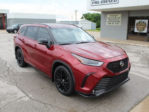 Used 2023 Toyota Highlander XSE FWD image 53
