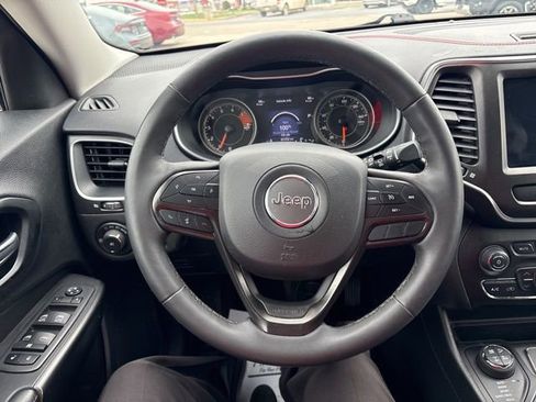 Used 2022 Jeep Cherokee Trailhawk image 9